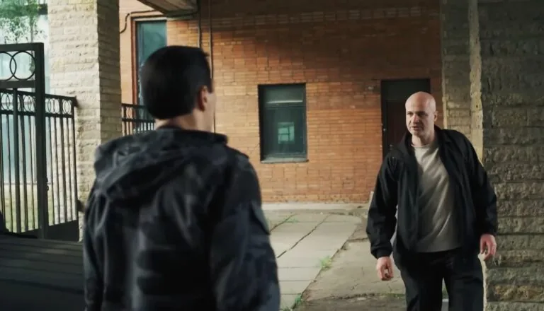 Момент из 10 серии 1 сезона