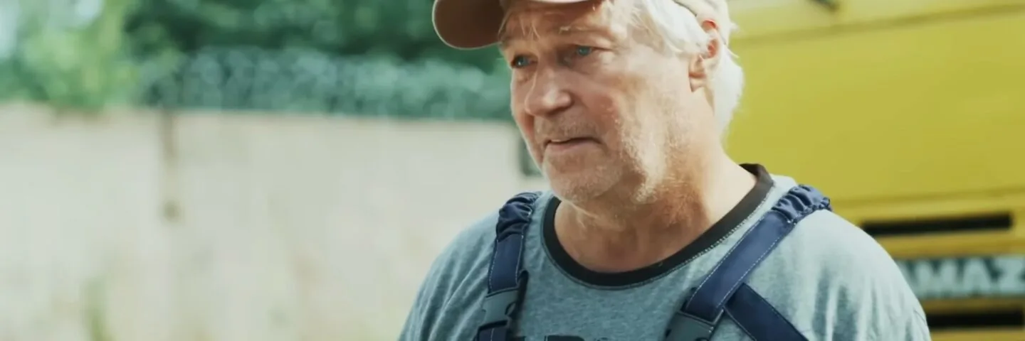 Кадр из 12 серии 1 сезона