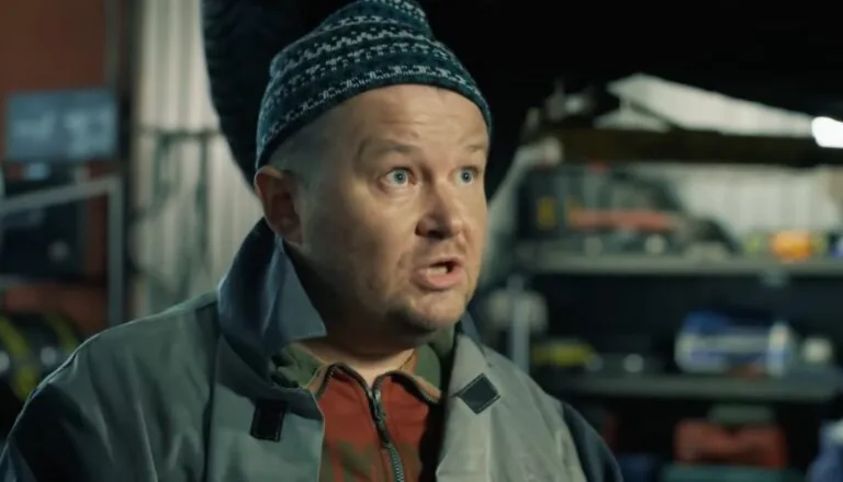 Момент из 21 серии 1 сезона