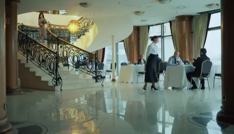 Момент из 3 серии 2 сезона